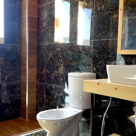 Hotel Limni 4*