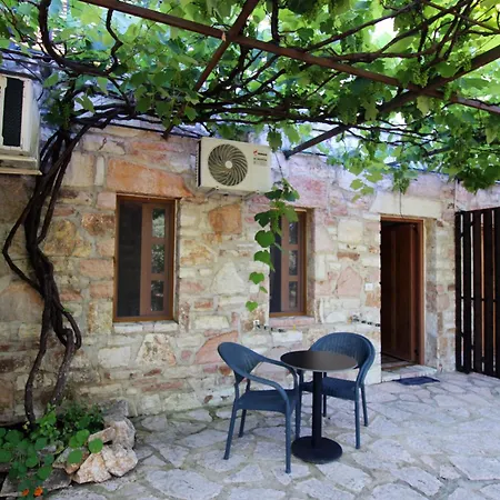 Limni Hotel