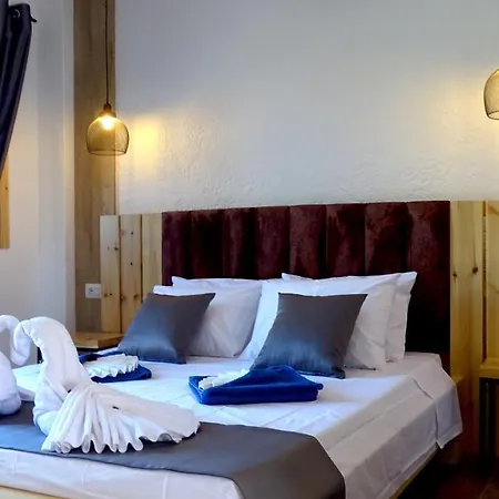 Hotel Limni 4*
