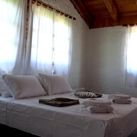 Hotel Limni 4*